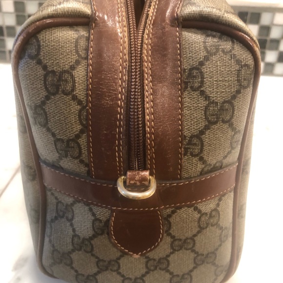 This is a vintage Gucci handbag - Picture 4 of 7